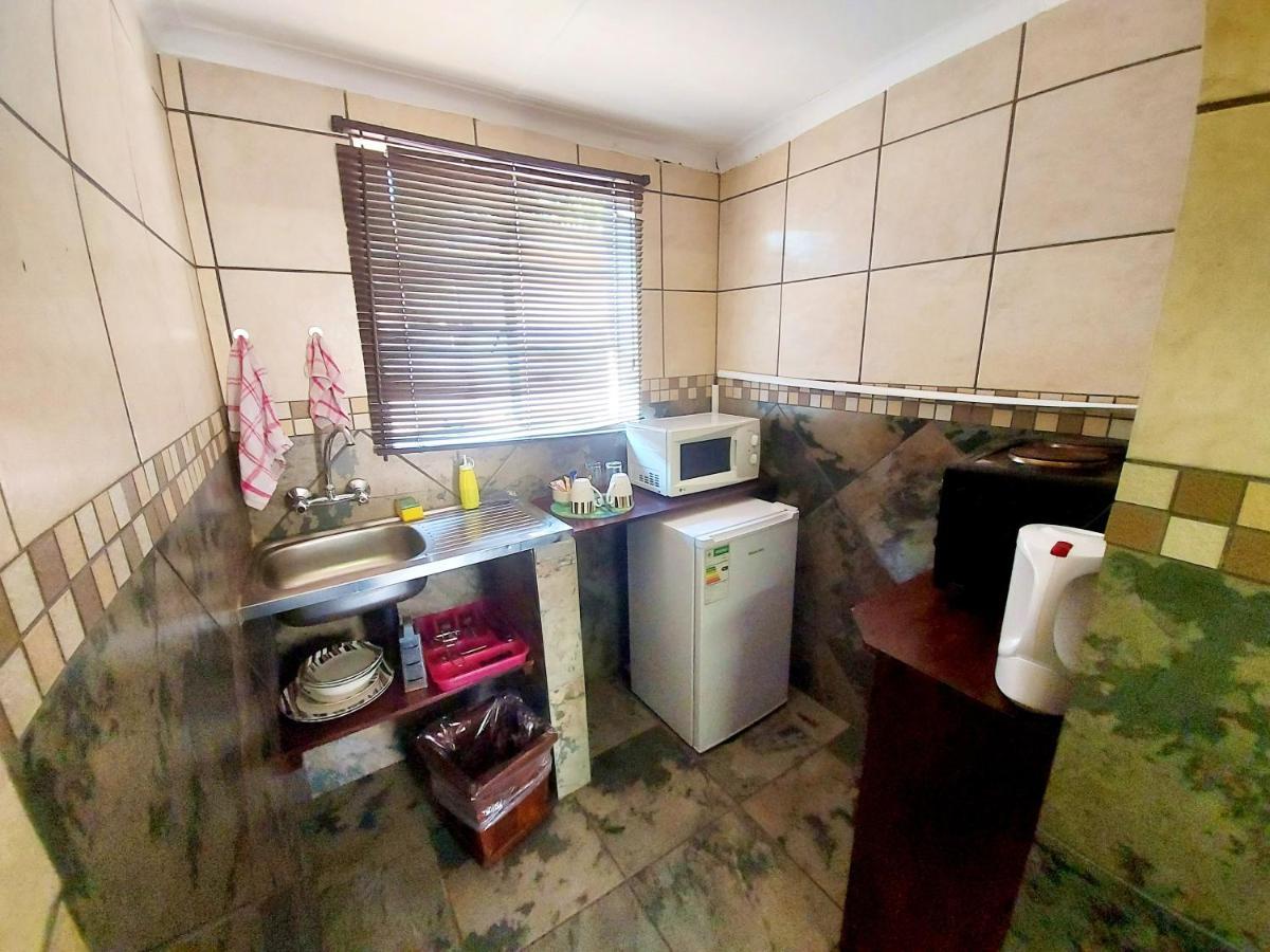 קומאטיפורט Sundown Lodge חדר תמונה